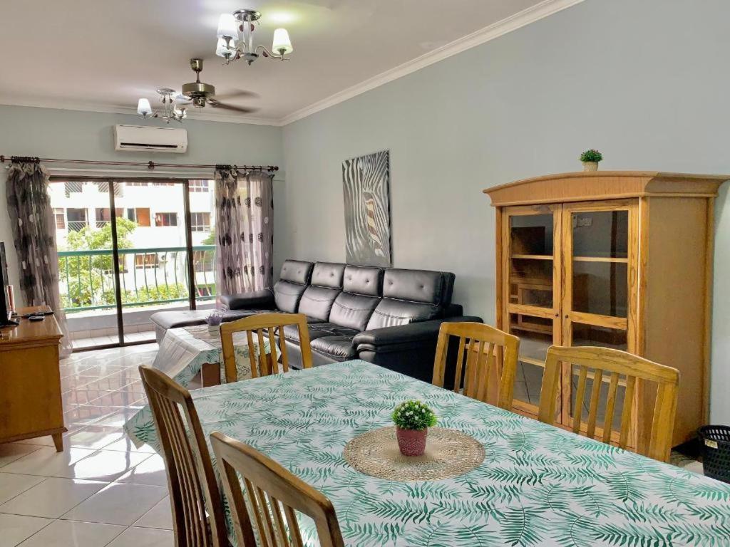 Marina Court Vacation Home 3 Bedrooms - Кота Кинабалу Екстериор снимка