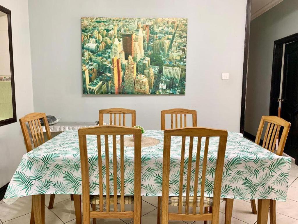 Marina Court Vacation Home 3 Bedrooms - Кота Кинабалу Екстериор снимка