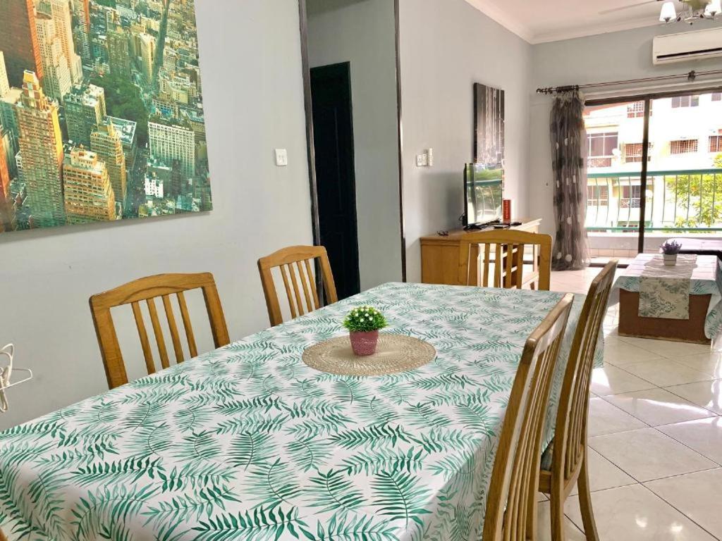 Marina Court Vacation Home 3 Bedrooms - Кота Кинабалу Екстериор снимка