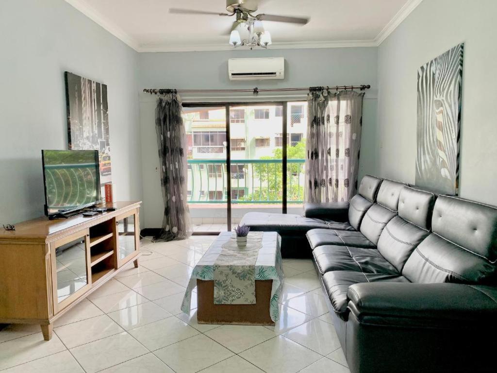 Marina Court Vacation Home 3 Bedrooms - Кота Кинабалу Екстериор снимка