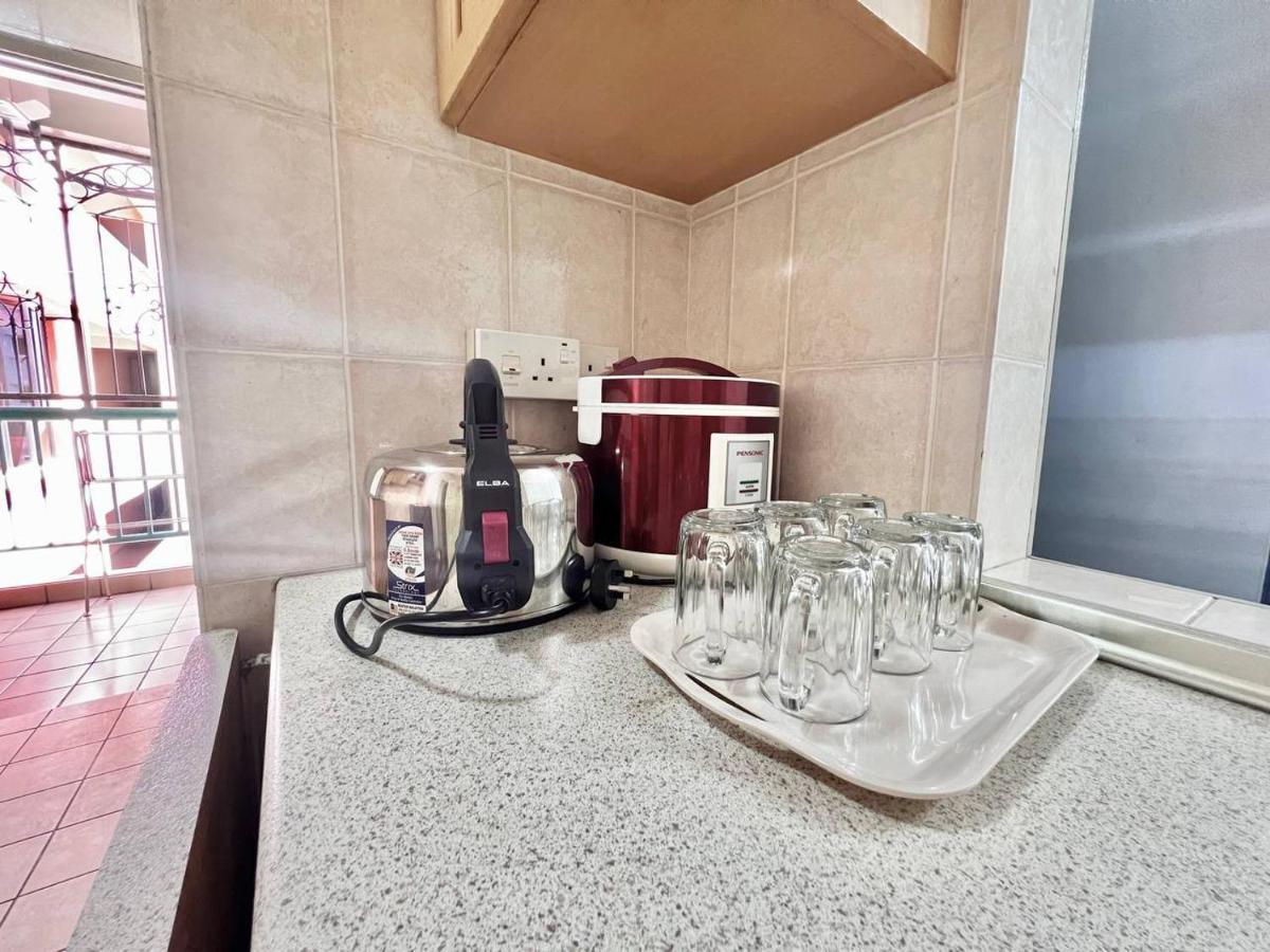 Marina Court Vacation Home 3 Bedrooms - Кота Кинабалу Екстериор снимка